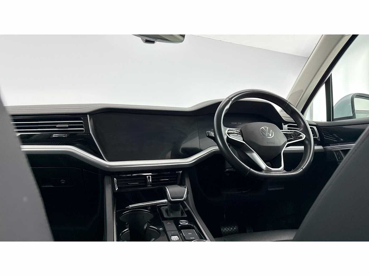 Volkswagen Touareg Diesel Estate 3.0 V6 TDI 4Motion SEL Tech 5dr Tip Auto
