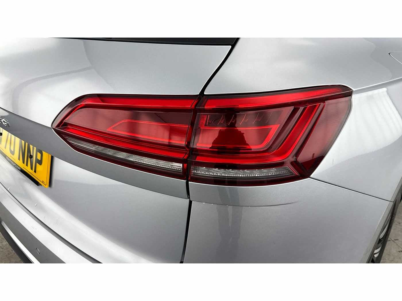 Volkswagen Touareg Diesel Estate 3.0 V6 TDI 4Motion SEL Tech 5dr Tip Auto