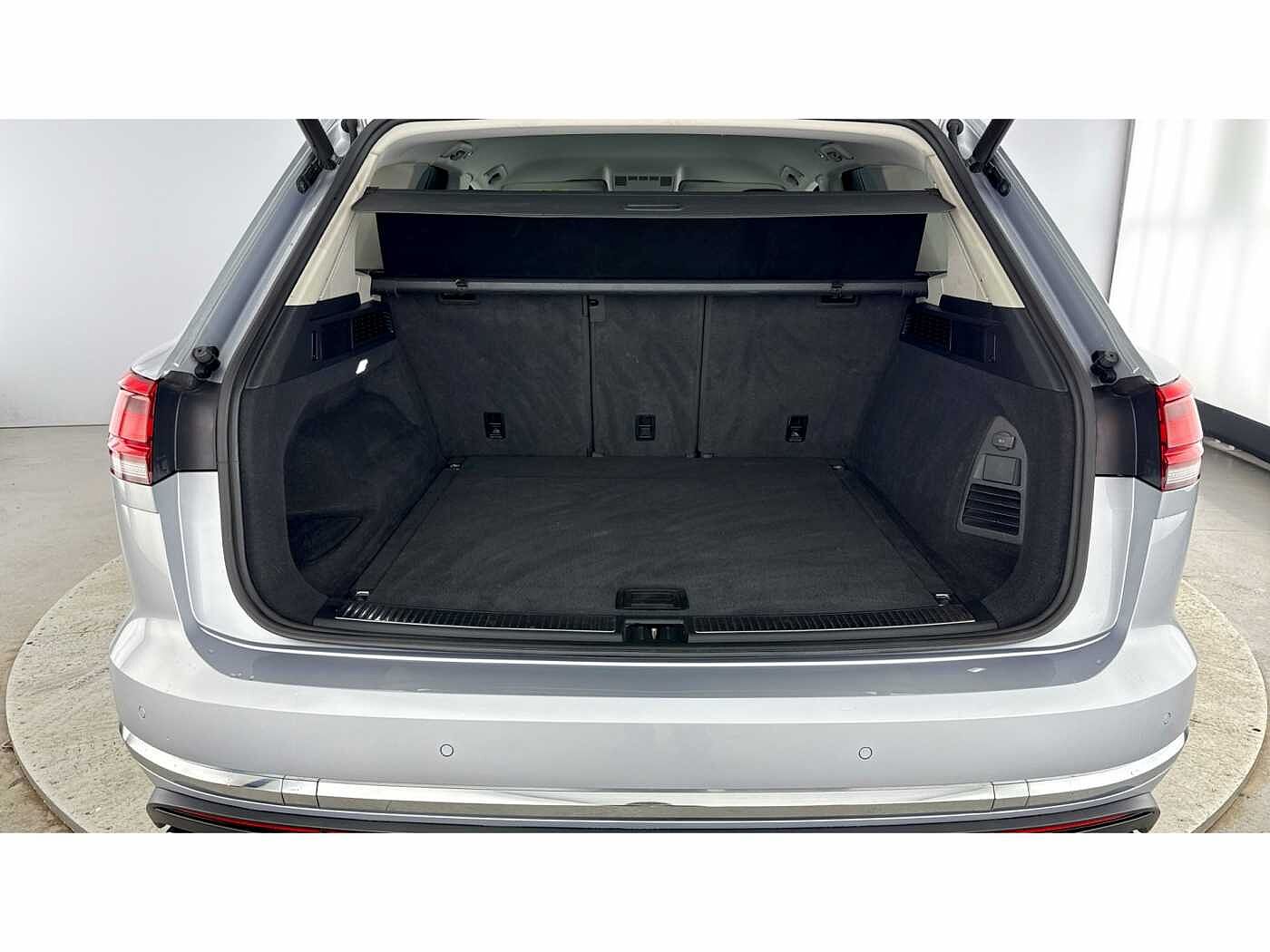Volkswagen Touareg Diesel Estate 3.0 V6 TDI 4Motion SEL Tech 5dr Tip Auto