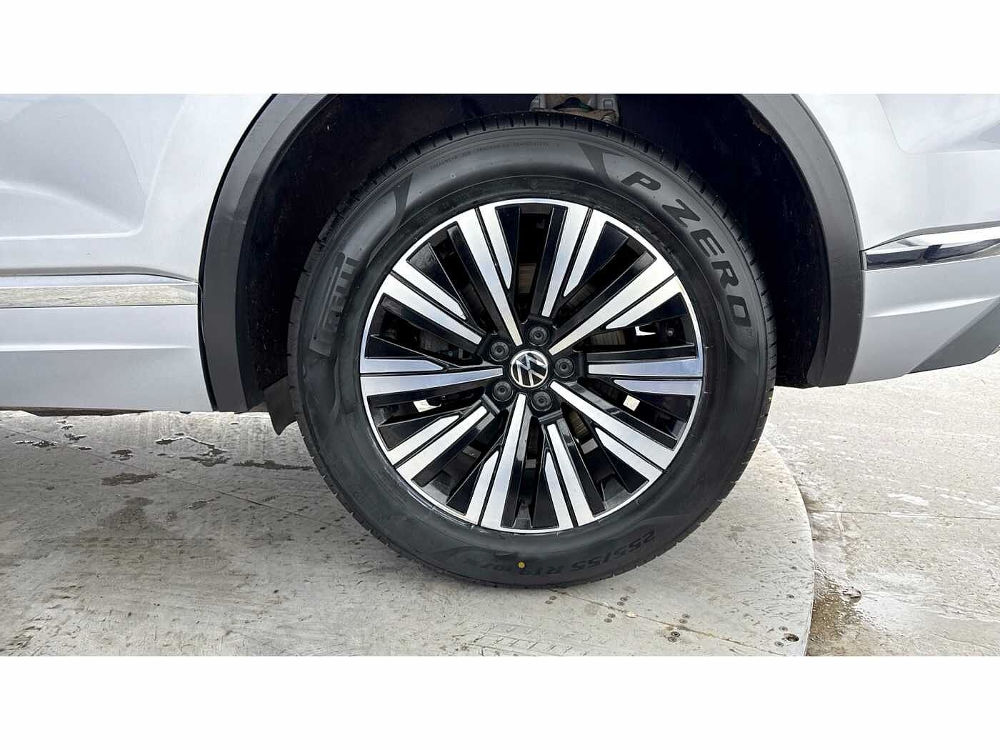 Volkswagen Touareg Diesel Estate 3.0 V6 TDI 4Motion SEL Tech 5dr Tip Auto