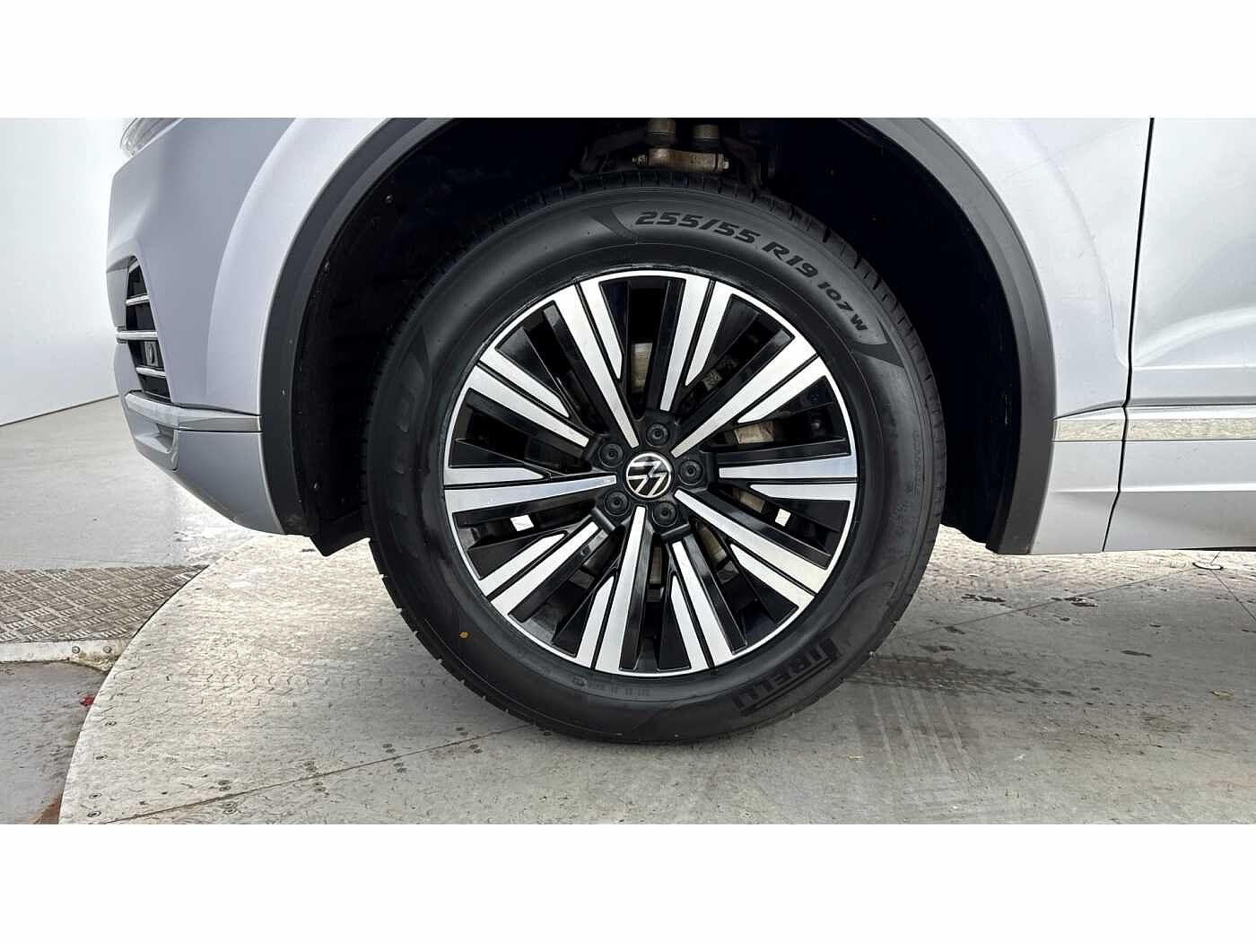Volkswagen Touareg Diesel Estate 3.0 V6 TDI 4Motion SEL Tech 5dr Tip Auto