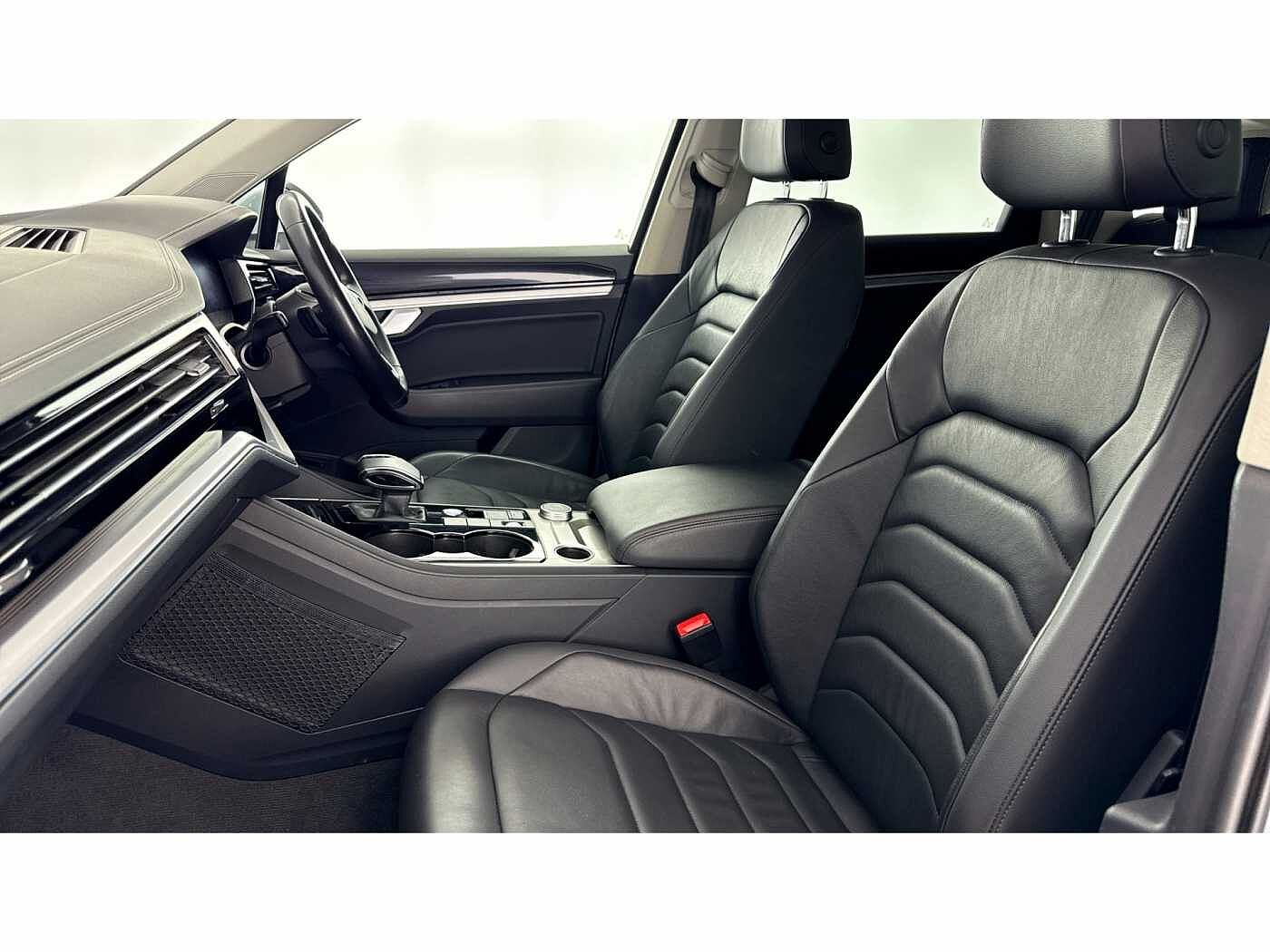 Volkswagen Touareg Diesel Estate 3.0 V6 TDI 4Motion SEL Tech 5dr Tip Auto