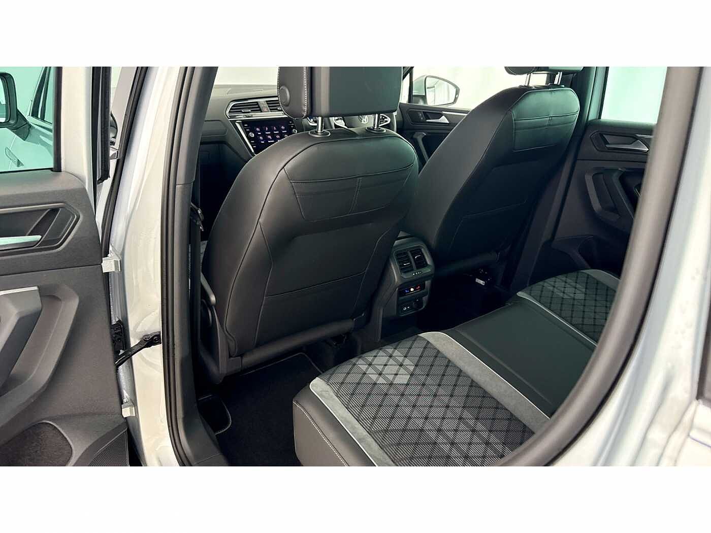 Volkswagen Tiguan 1.5 TSI (150ps) R-Line EVO DSG