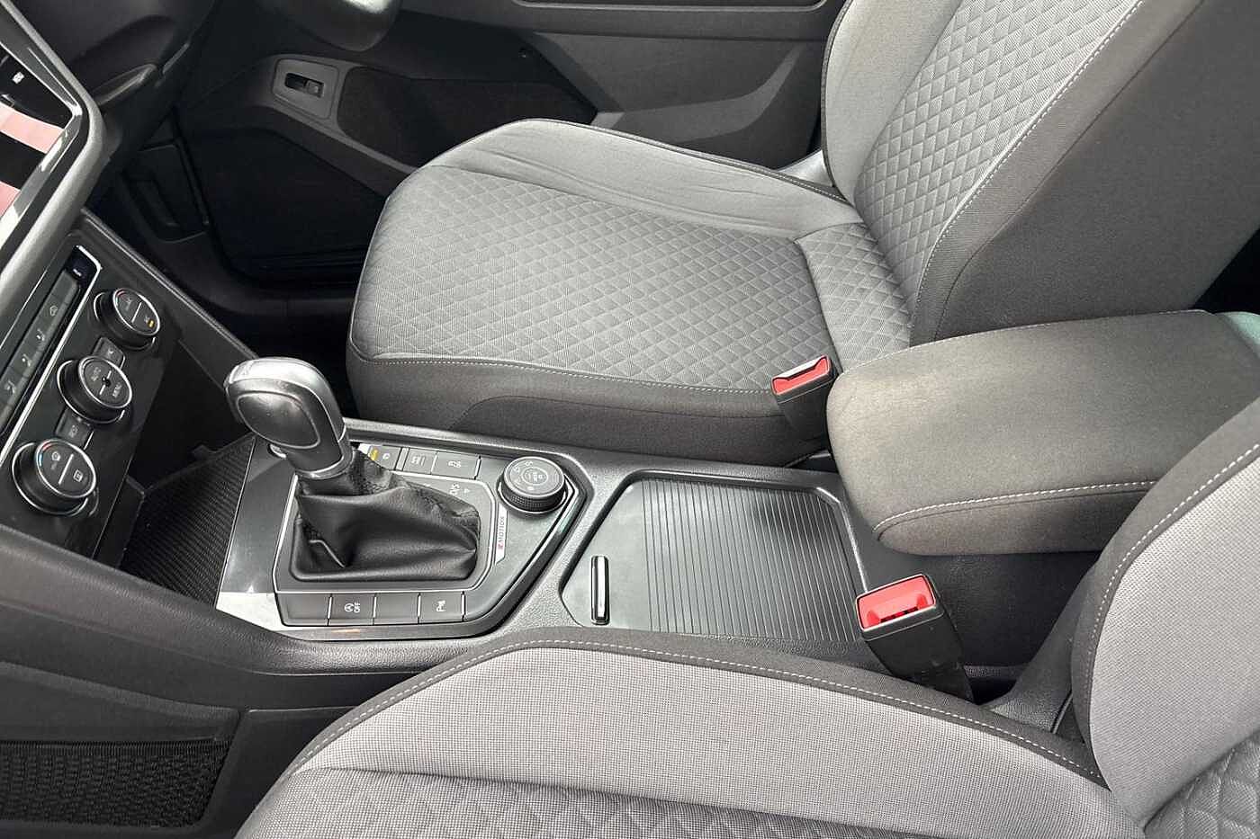Volkswagen Tiguan 2.0 TDI 190ps SE Navigation SCR 4Motion DSG