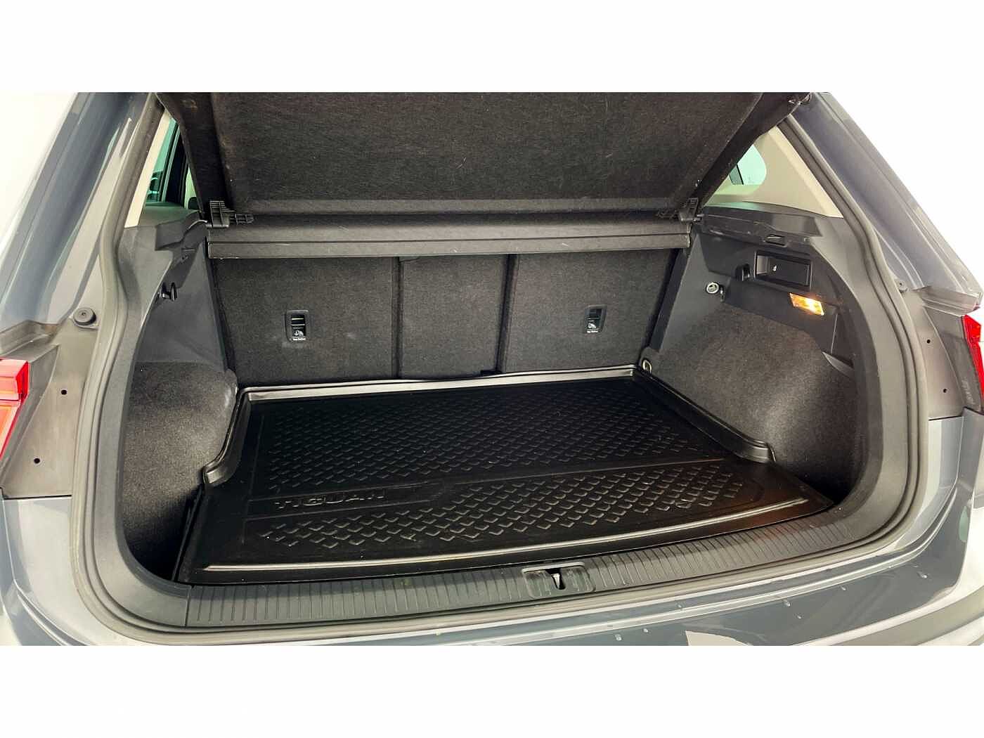Volkswagen Tiguan 1.5 TSI (150ps) Active EVO Manual 5 door