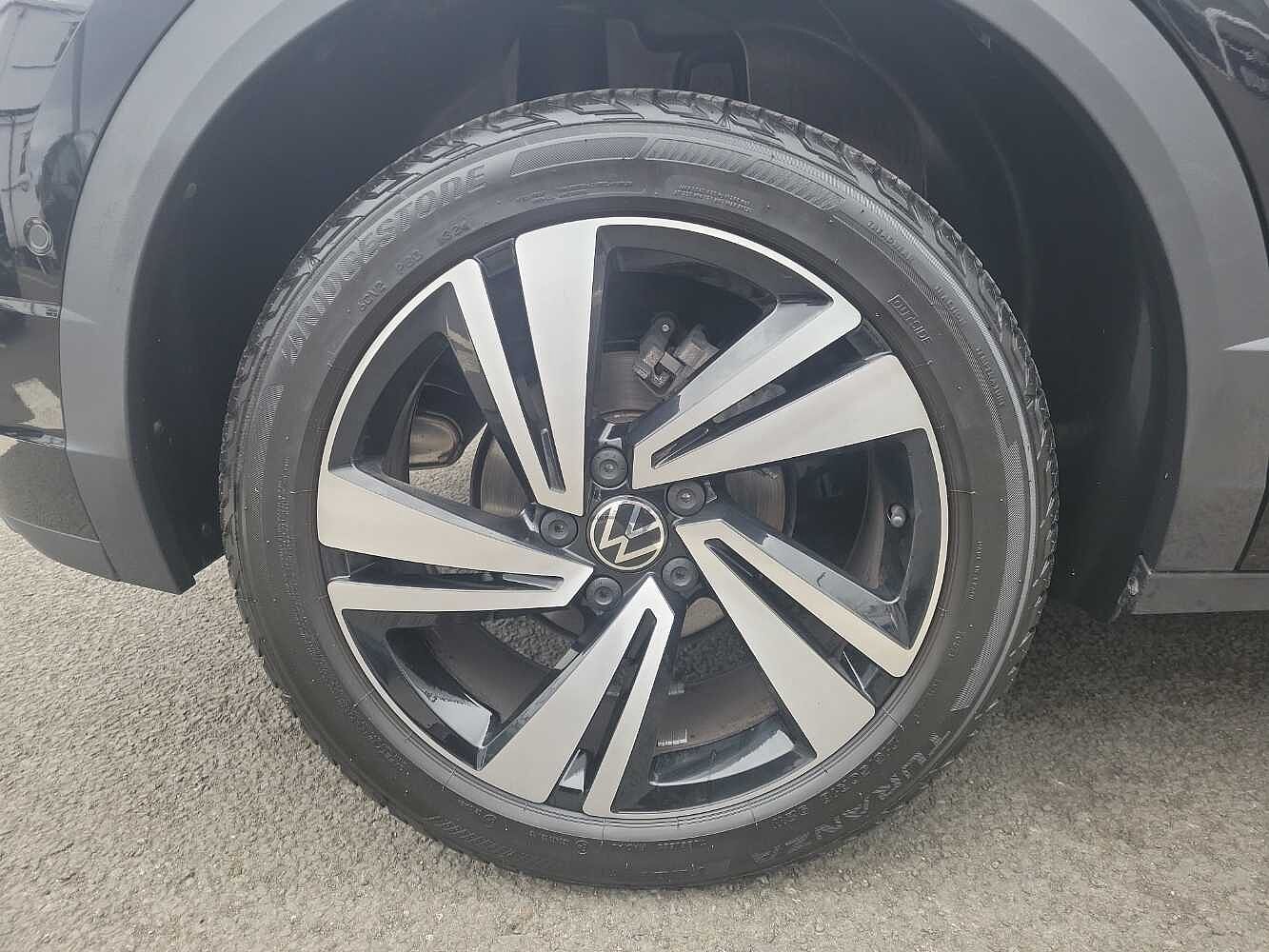 Volkswagen T-ROC 1.5 TSI (150ps) R-Line *Camera, Black Nevada Alloys* DSG