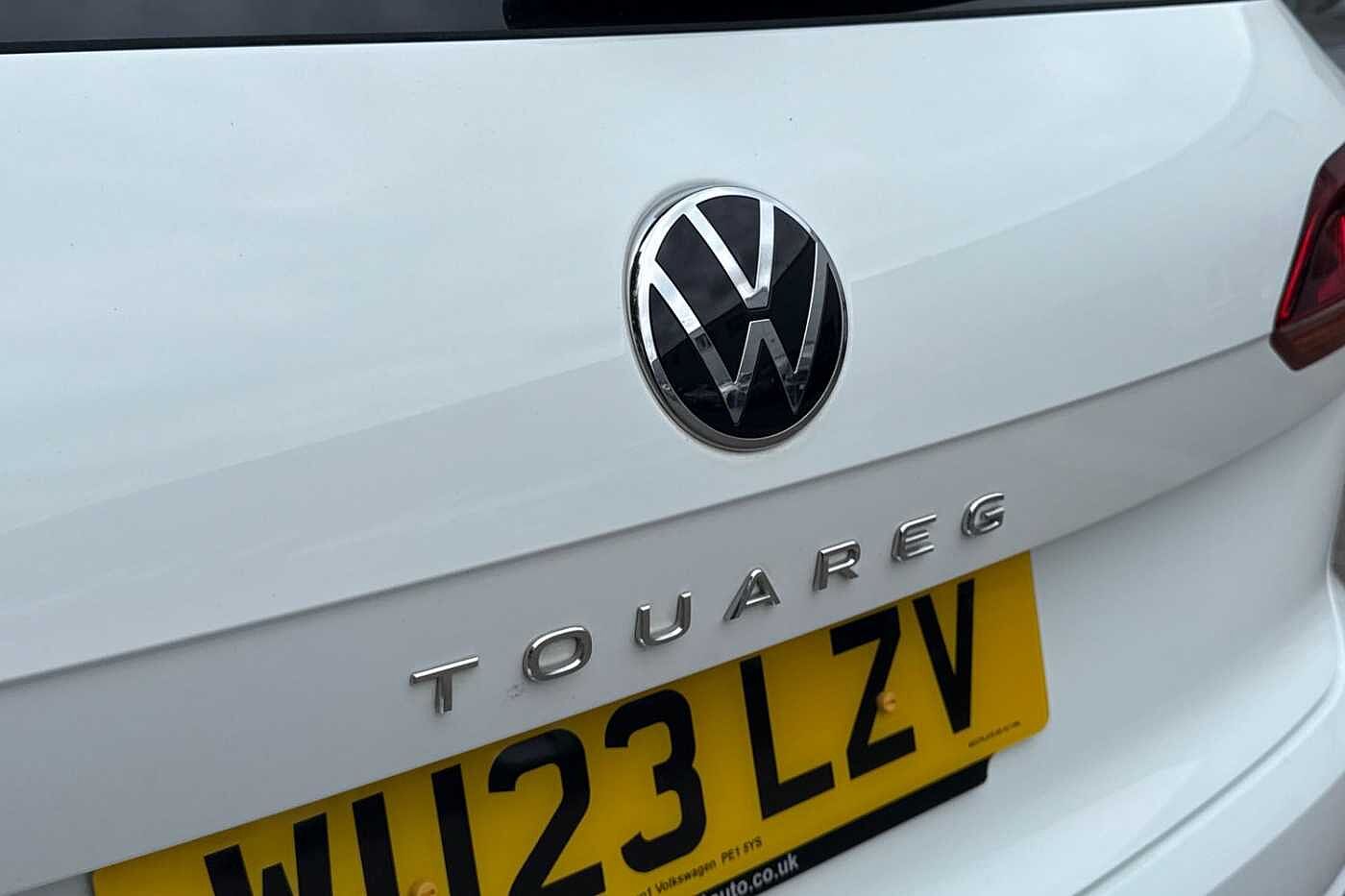 Volkswagen Touareg 3.0 TDI V6 Black Edition SUV 5dr Diesel Tiptronic 4Motion Euro 6 (s/s) (286 ps)
