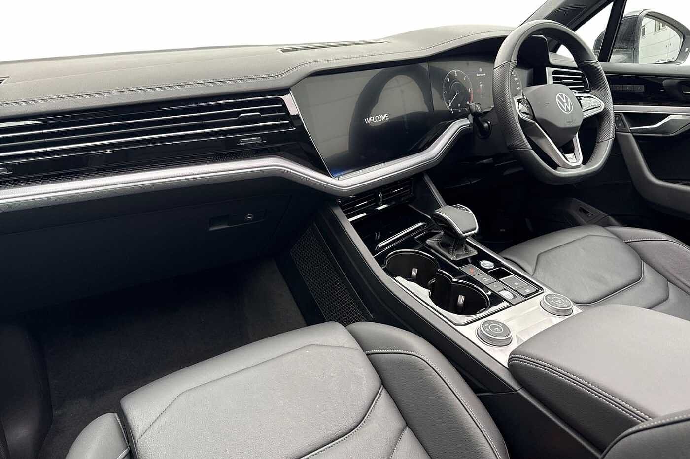 Volkswagen Touareg 3.0 TDI V6 Black Edition SUV 5dr Diesel Tiptronic 4Motion Euro 6 (s/s) (286 ps)