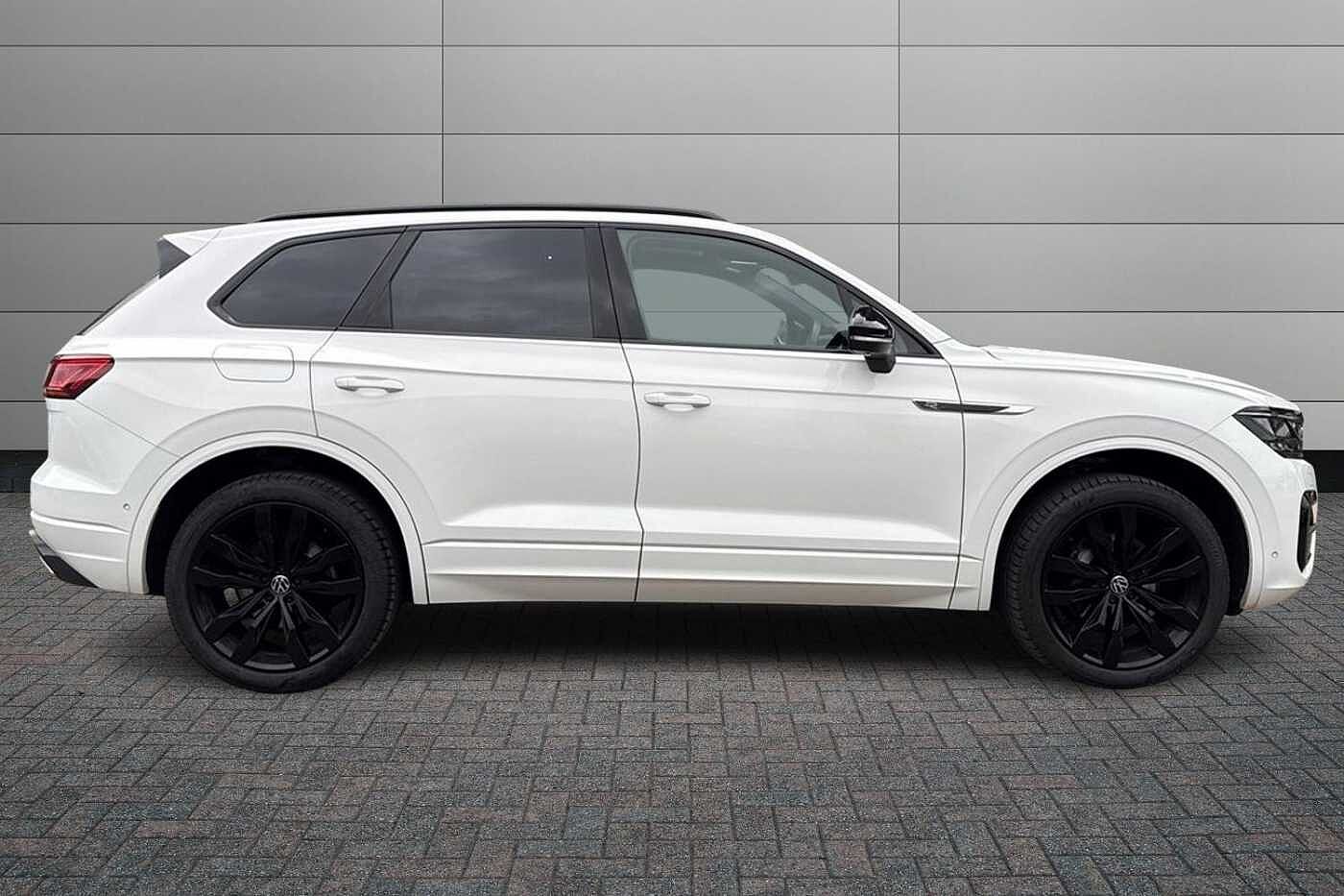 Volkswagen Touareg 3.0 TDI V6 Black Edition SUV 5dr Diesel Tiptronic 4Motion Euro 6 (s/s) (286 ps)
