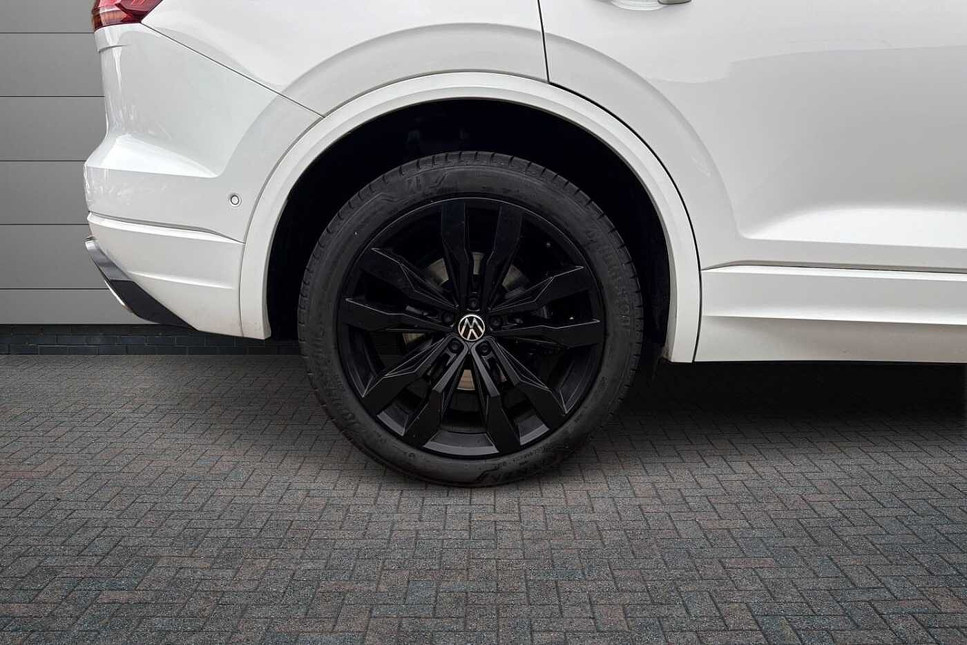 Volkswagen Touareg 3.0 TDI V6 Black Edition SUV 5dr Diesel Tiptronic 4Motion Euro 6 (s/s) (286 ps)