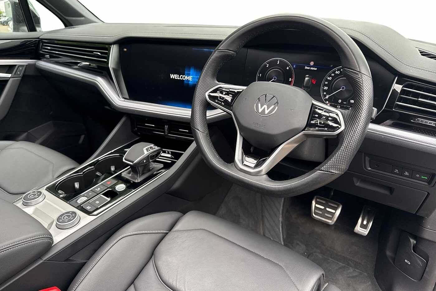 Volkswagen Touareg 3.0 TDI V6 Black Edition SUV 5dr Diesel Tiptronic 4Motion Euro 6 (s/s) (286 ps)