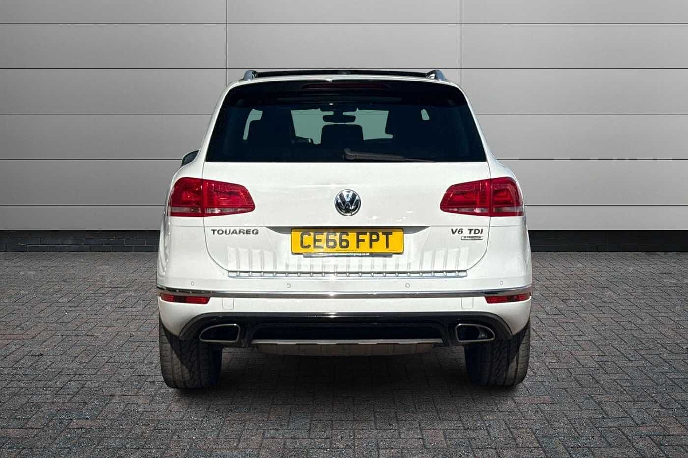 Volkswagen Touareg 3.0 TDI V6 R-Line SUV 5dr Diesel Tiptronic 4WD Euro 6 (s/s) (262 ps)