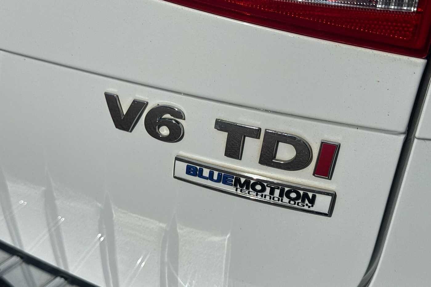 Volkswagen Touareg 3.0 TDI V6 R-Line SUV 5dr Diesel Tiptronic 4WD Euro 6 (s/s) (262 ps)