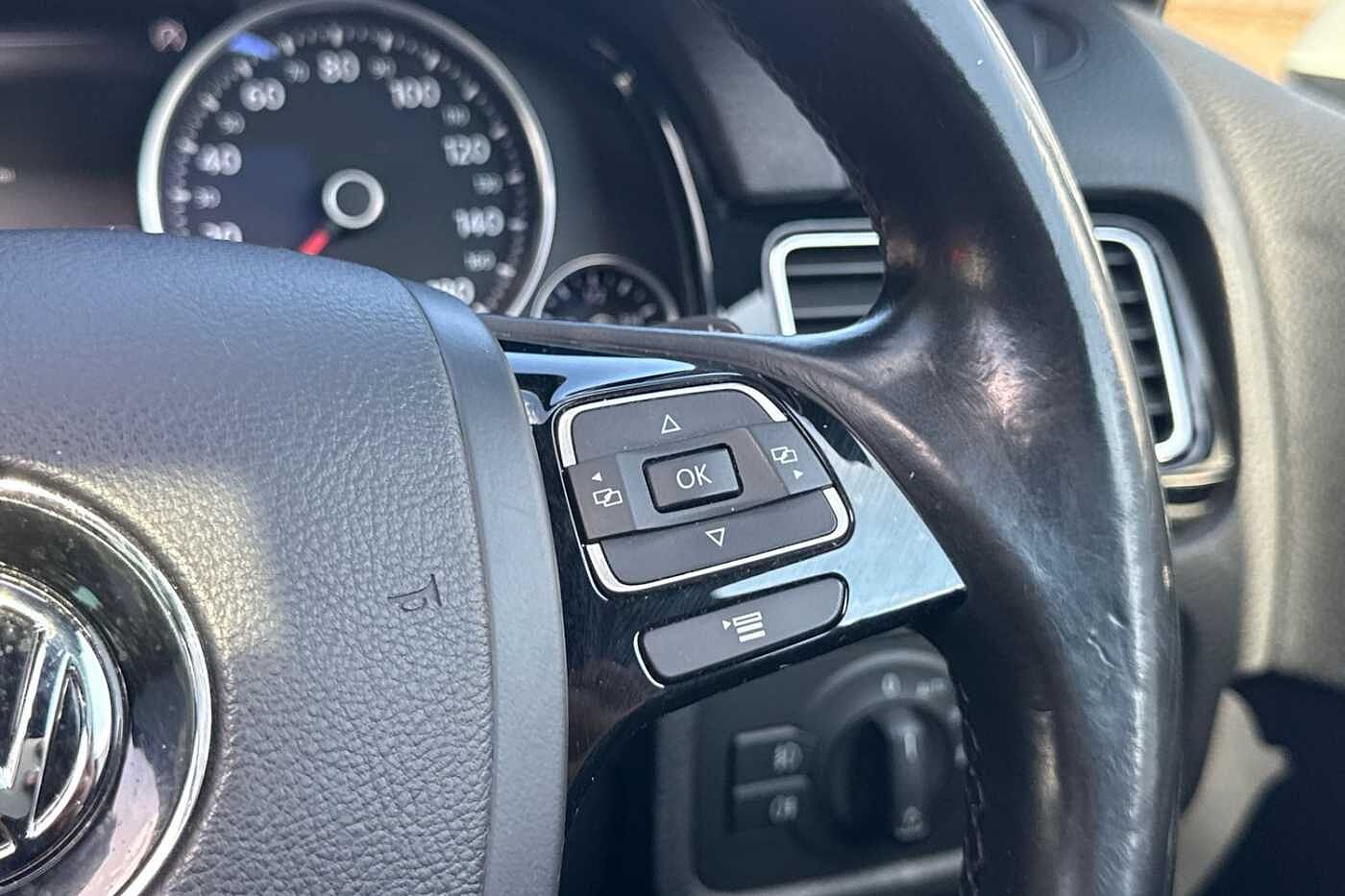 Volkswagen Touareg 3.0 TDI V6 R-Line SUV 5dr Diesel Tiptronic 4WD Euro 6 (s/s) (262 ps)