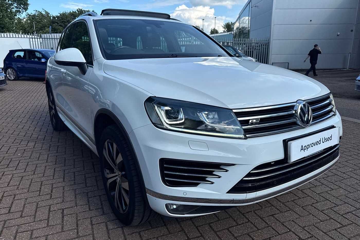 Volkswagen Touareg 3.0 TDI V6 R-Line SUV 5dr Diesel Tiptronic 4WD Euro 6 (s/s) (262 ps)