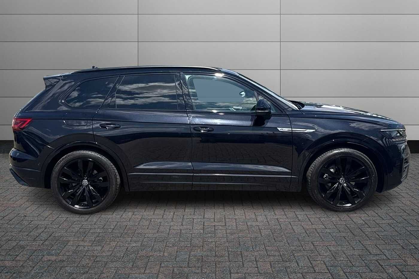 Volkswagen Touareg 3.0 TDI V6 Black Edition SUV 5dr Diesel Tiptronic 4Motion Euro 6 (s/s) (286 ps)
