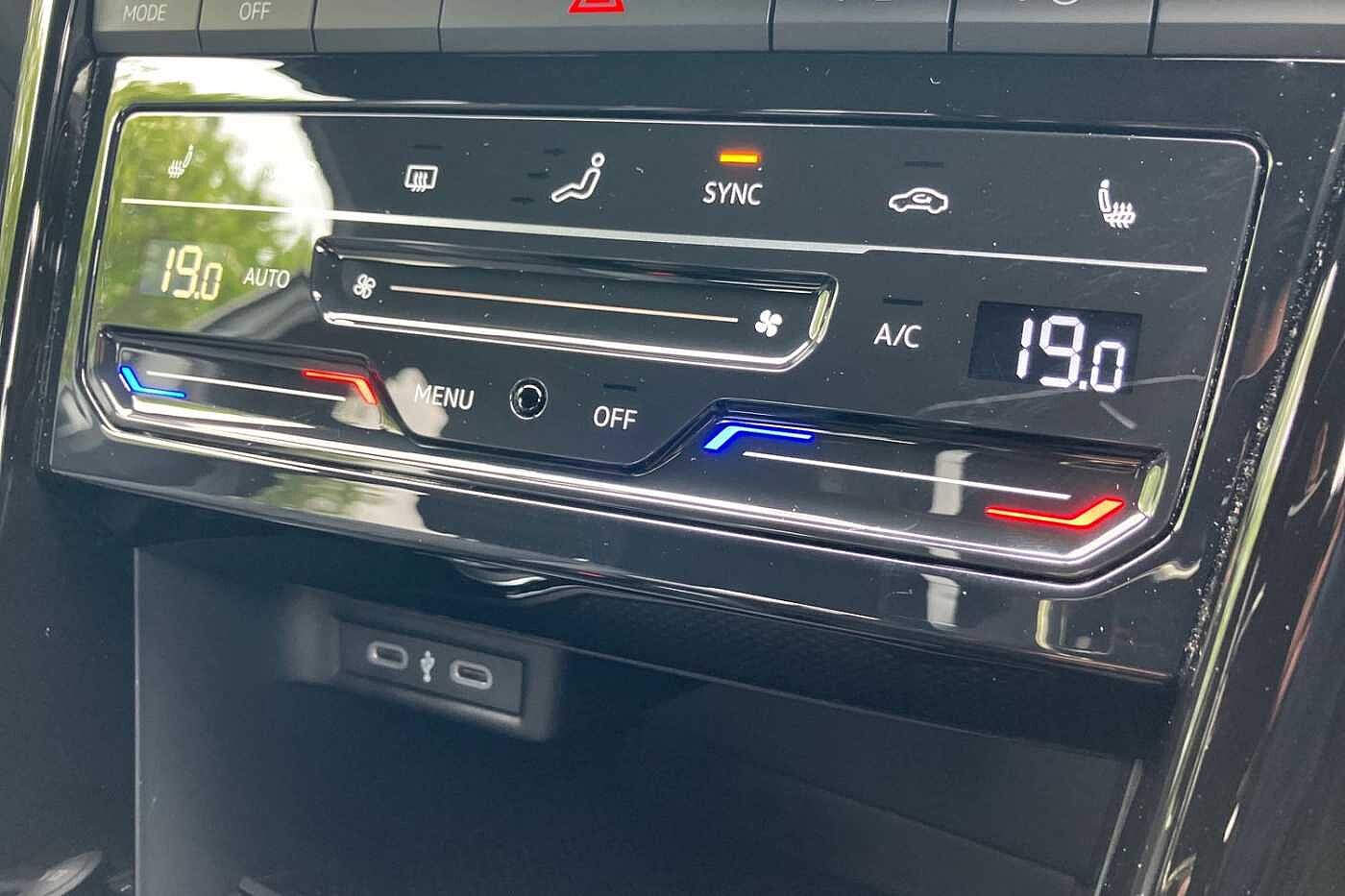 Volkswagen T-ROC 1.5 TSI (150ps) R-Line EVO