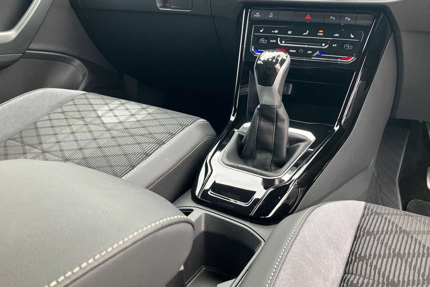 Volkswagen T-ROC 1.5 TSI (150ps) R-Line EVO