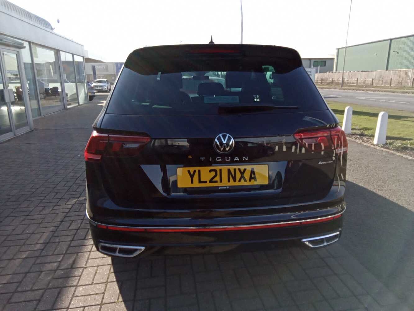 Volkswagen Tiguan Diesel Estate 2.0 TDI 4Motion R-Line 5dr DSG