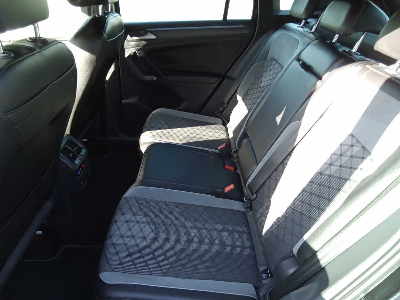 Volkswagen Tiguan Diesel Estate 2.0 TDI 4Motion R-Line 5dr DSG