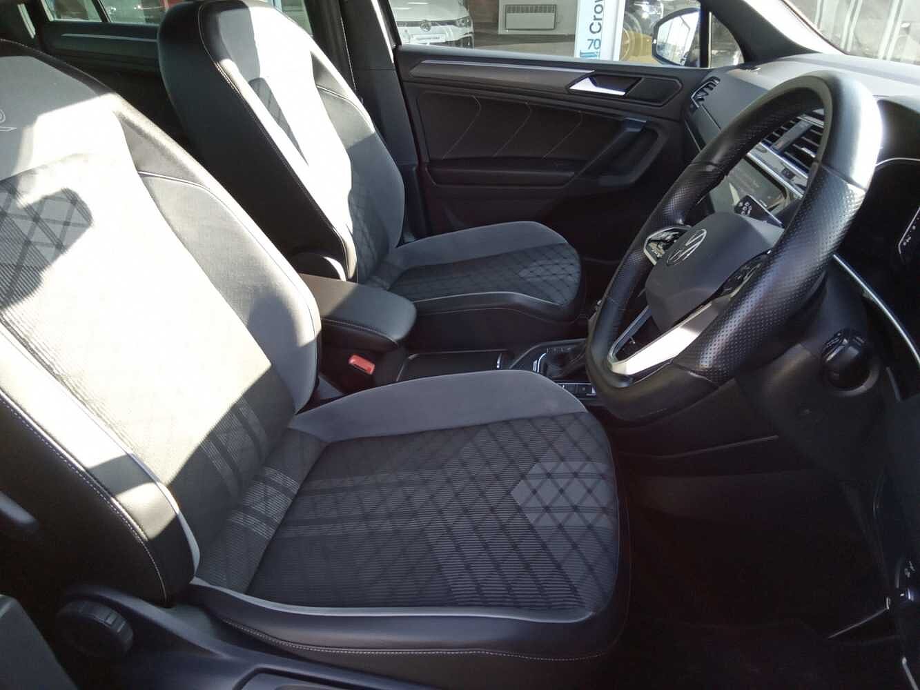 Volkswagen Tiguan Diesel Estate 2.0 TDI 4Motion R-Line 5dr DSG