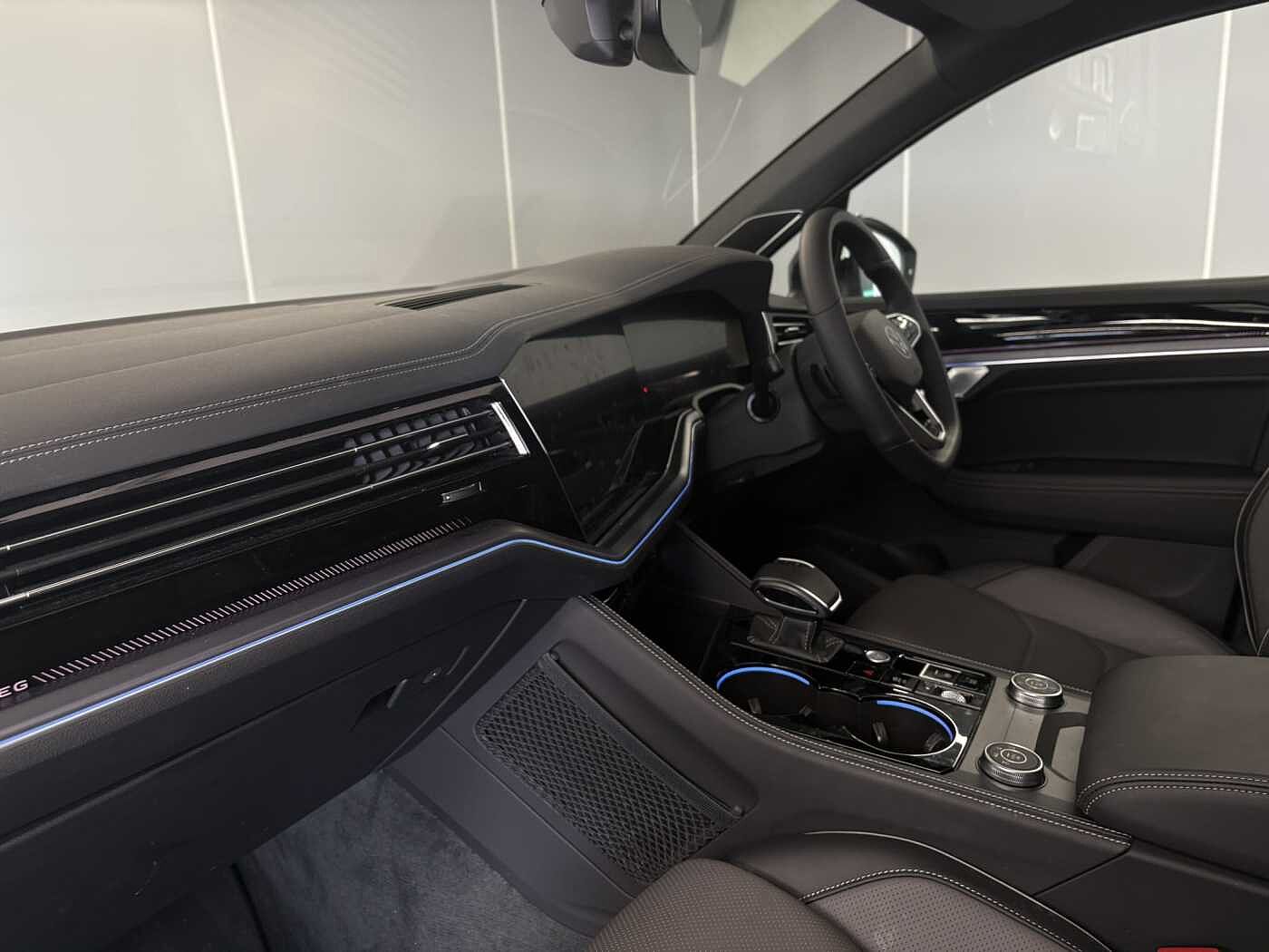 Volkswagen Touareg 3.0TDI (286ps) Black Edition 4Motion 5dr