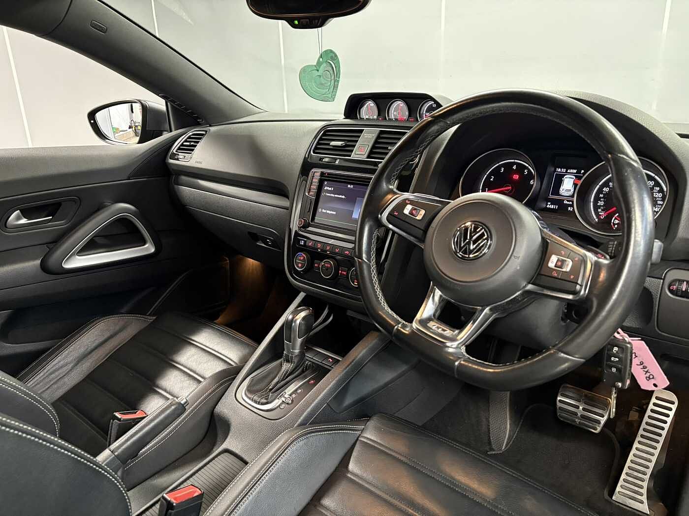 Volkswagen Scirocco 2.0 TSI (180ps) R-Line DSG