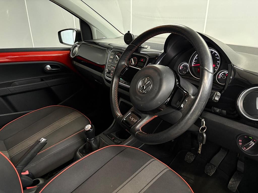 Volkswagen up! 1.0 75PS Groove 5Dr
