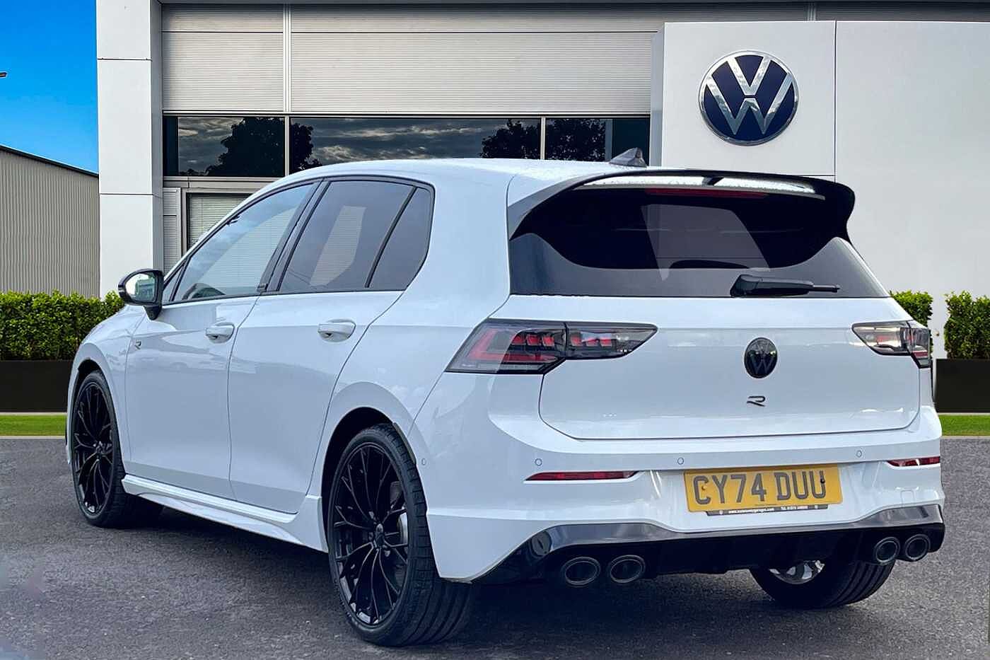 Volkswagen Golf 2.0 TSI 333 R Black Edition 4M DSG ⭐Sunroof, Winter pack, 19' Warmenau Alloys⭐