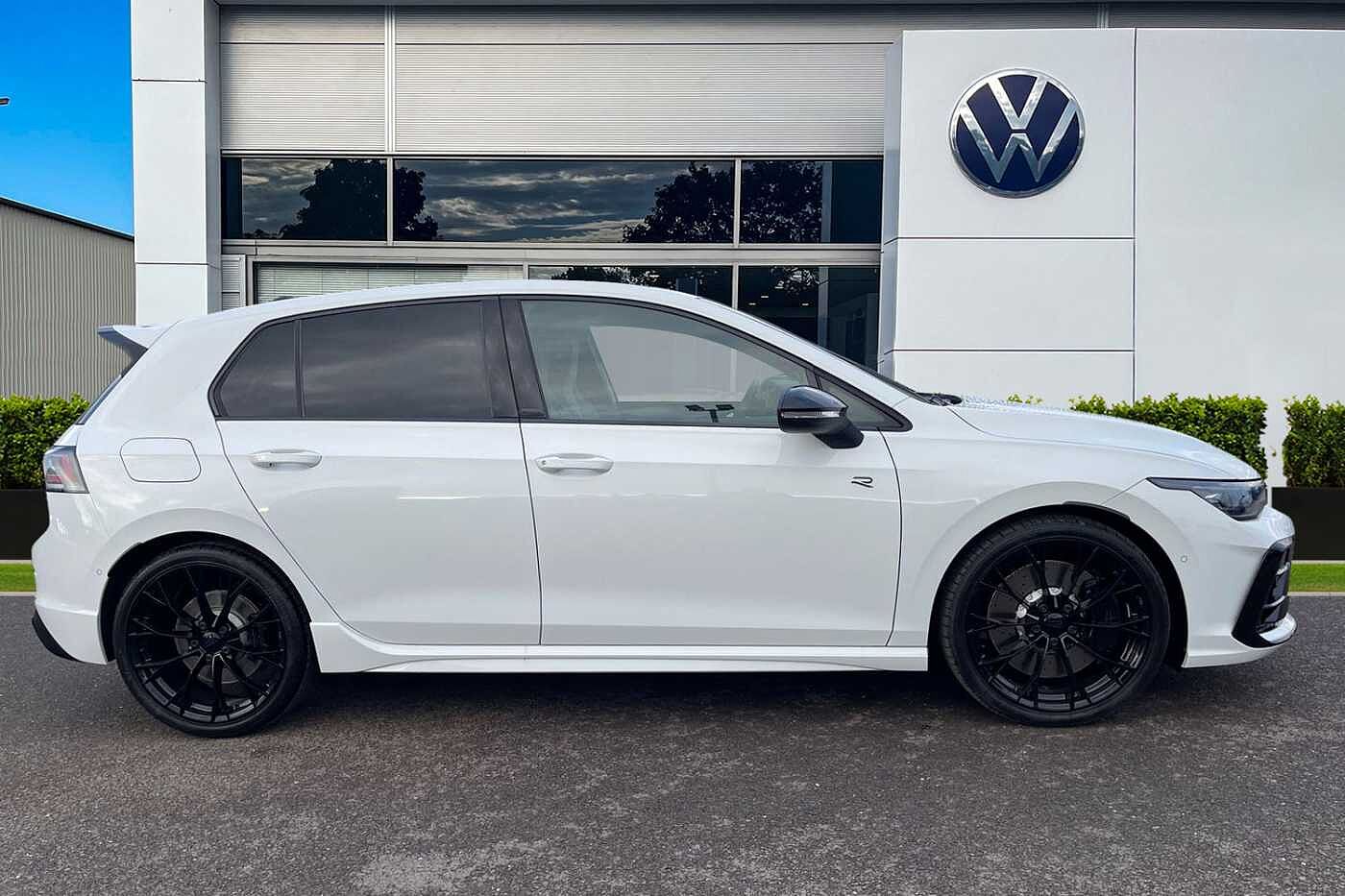 Volkswagen Golf 2.0 TSI 333 R Black Edition 4M DSG ⭐Sunroof, Winter pack, 19' Warmenau Alloys⭐