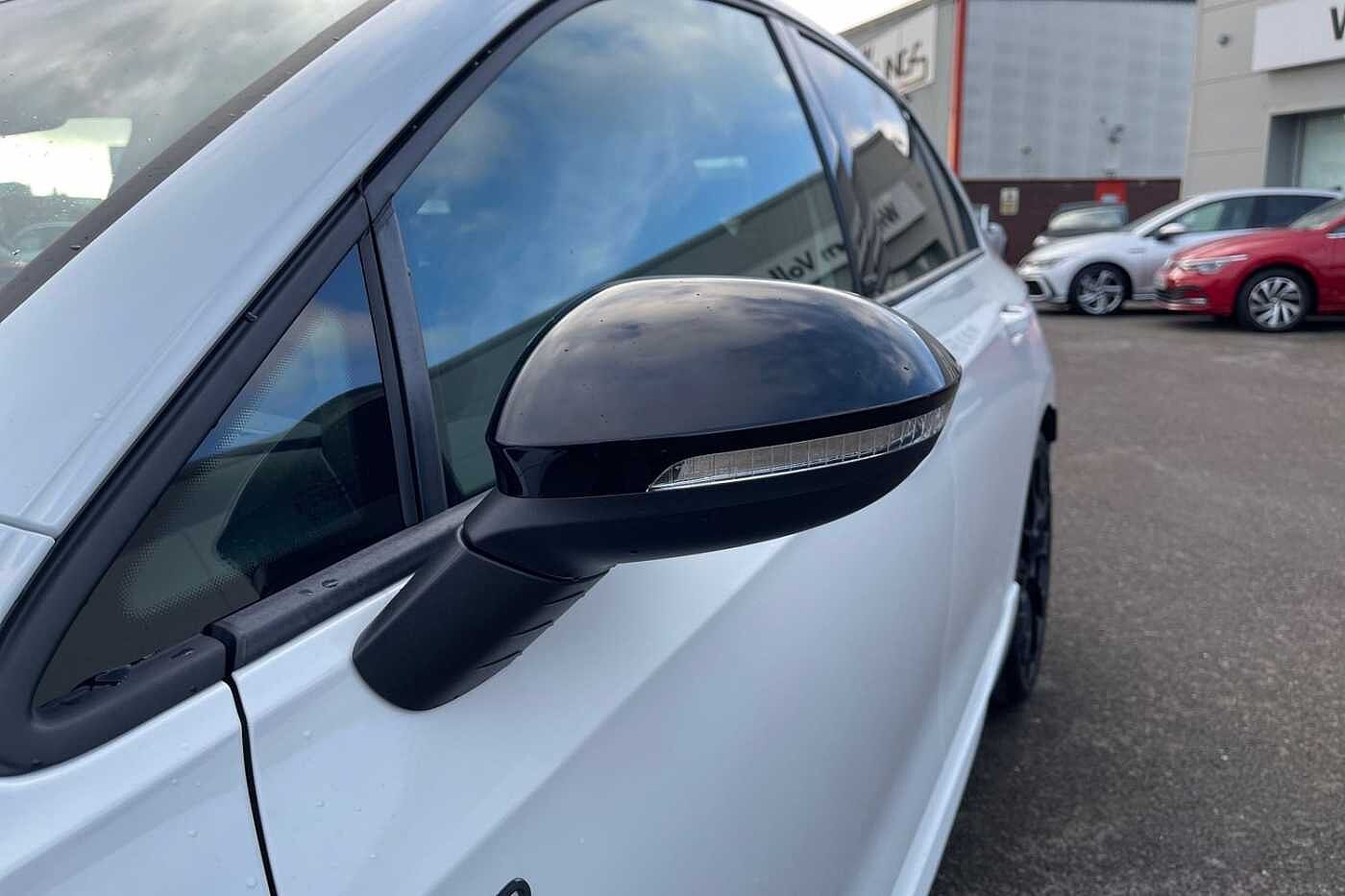 Volkswagen Golf 2.0 TSI 333 R Black Edition 4M DSG ⭐Sunroof, Winter pack, 19' Warmenau Alloys⭐