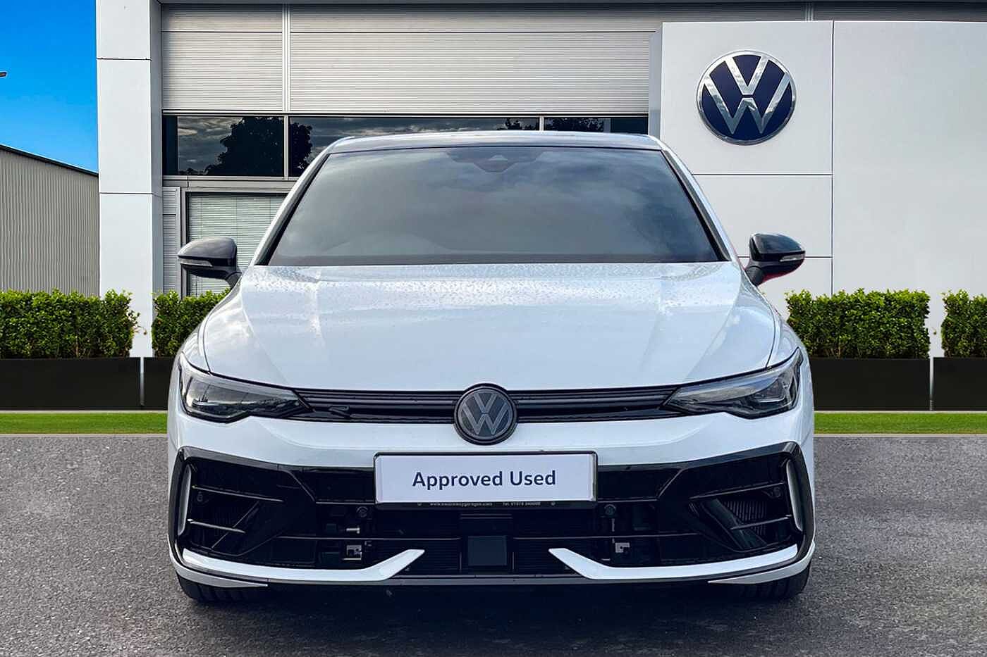 Volkswagen Golf 2.0 TSI 333 R Black Edition 4M DSG ⭐Sunroof, Winter pack, 19' Warmenau Alloys⭐