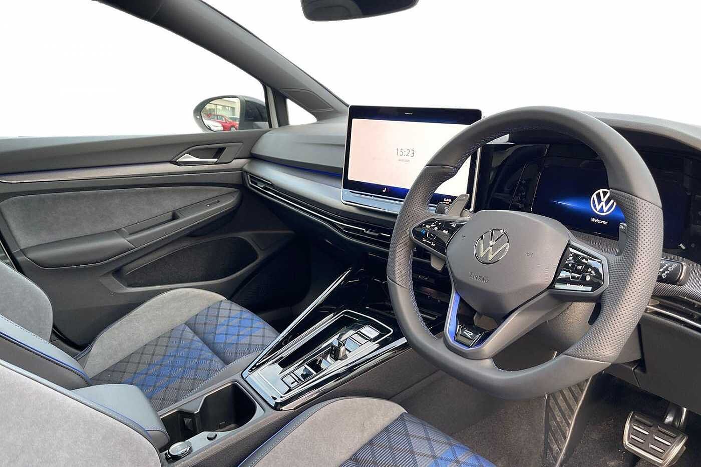 Volkswagen Golf 2.0 TSI 333 R Black Edition 4M DSG ⭐Sunroof, Winter pack, 19' Warmenau Alloys⭐