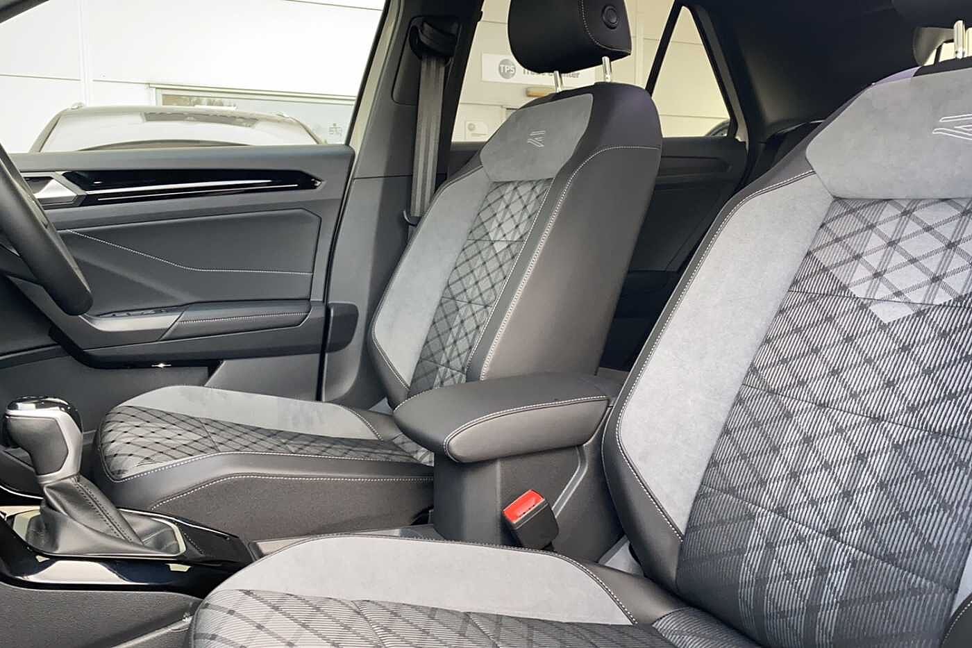 Volkswagen T-ROC 1.5 TSI (150ps) R-Line DSG