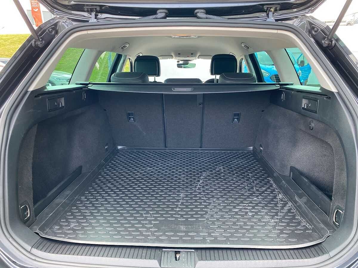 Volkswagen Passat 2.0 TDI SEL 190PS DSG Estate