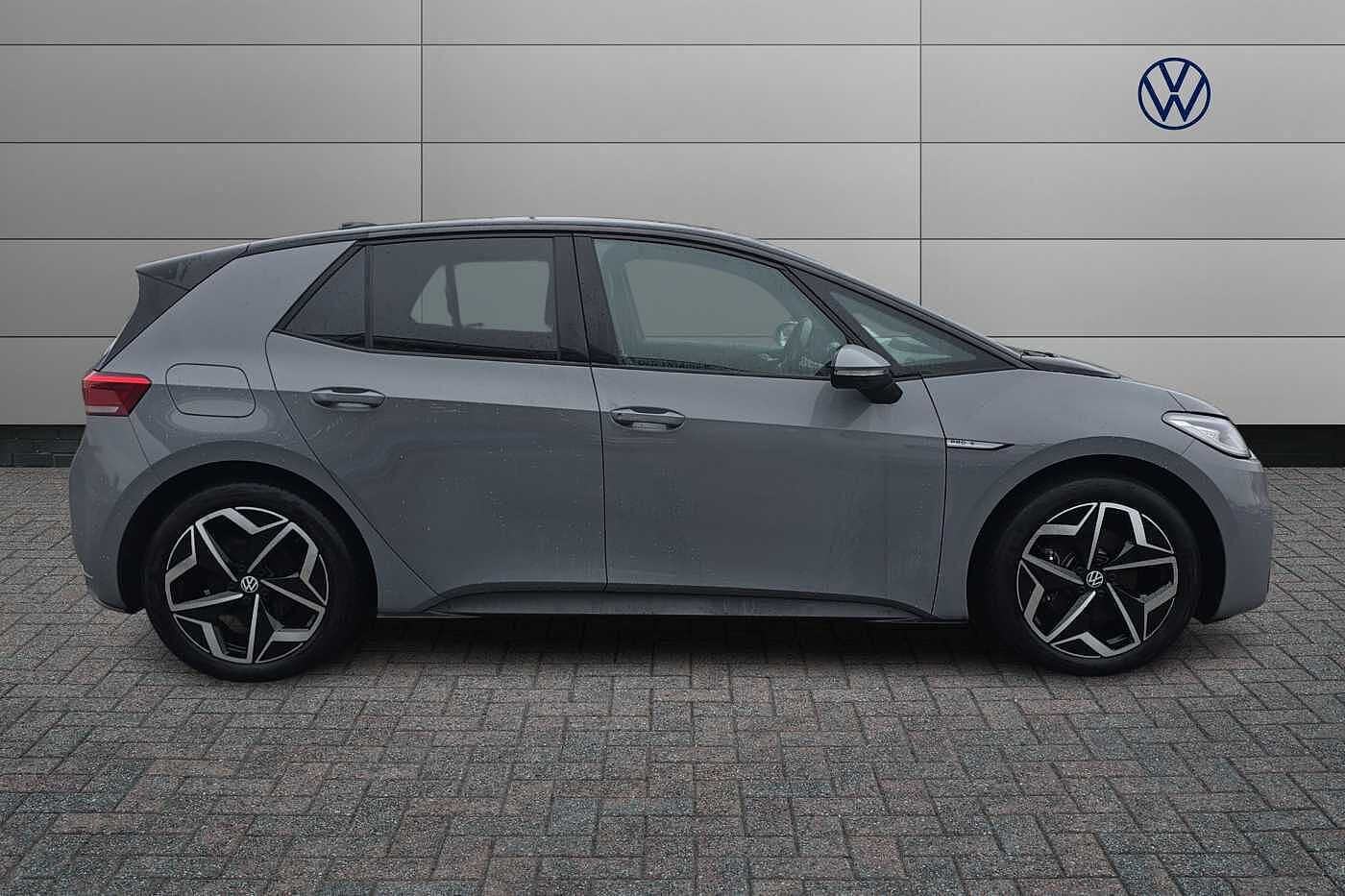 Volkswagen ID.3 Tour 77kWh Pro S 204PS Automatic 5 Door