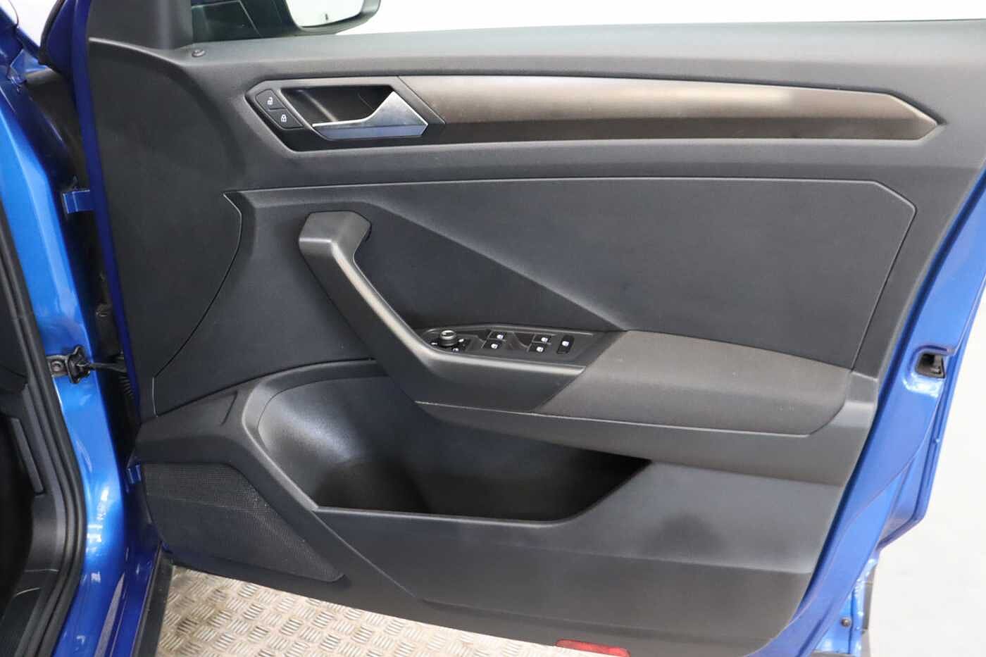 Volkswagen T-roc 1.0 TSI SE 5dr