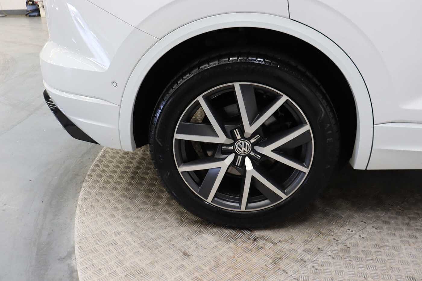 Volkswagen Touareg 3.0 V6 TDI 4Motion R-Line 5dr Tip Auto