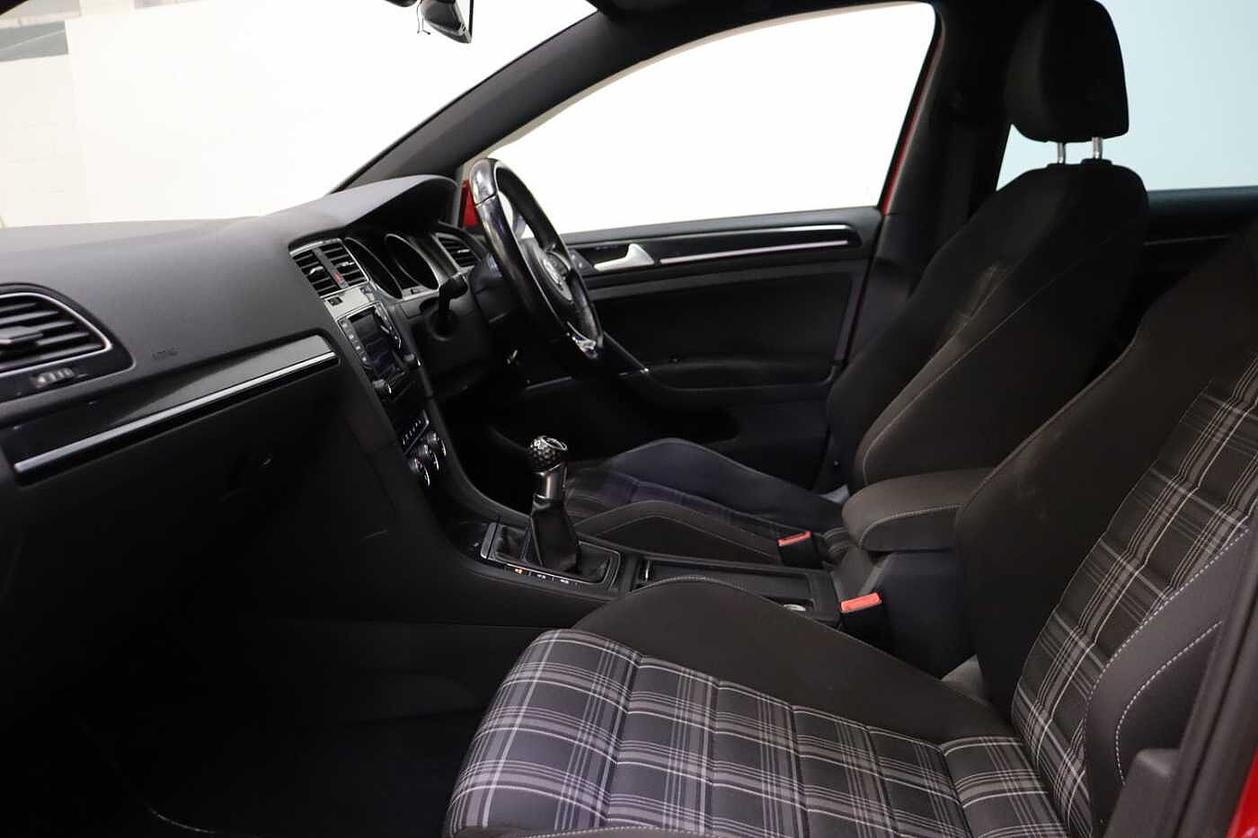 Volkswagen Golf 2.0 TDI GTD 5dr
