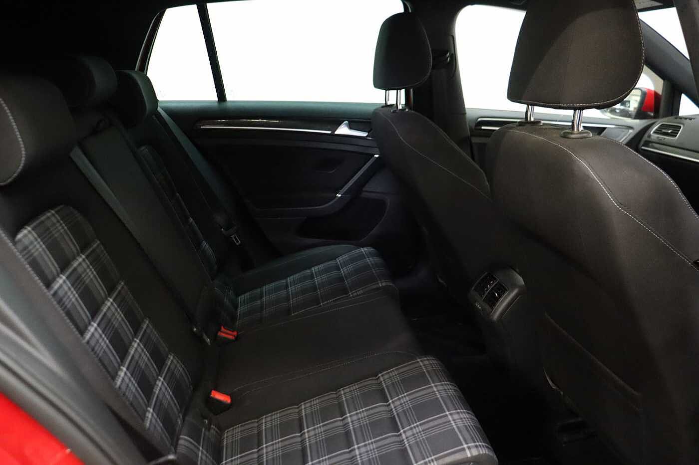 Volkswagen Golf 2.0 TDI GTD 5dr