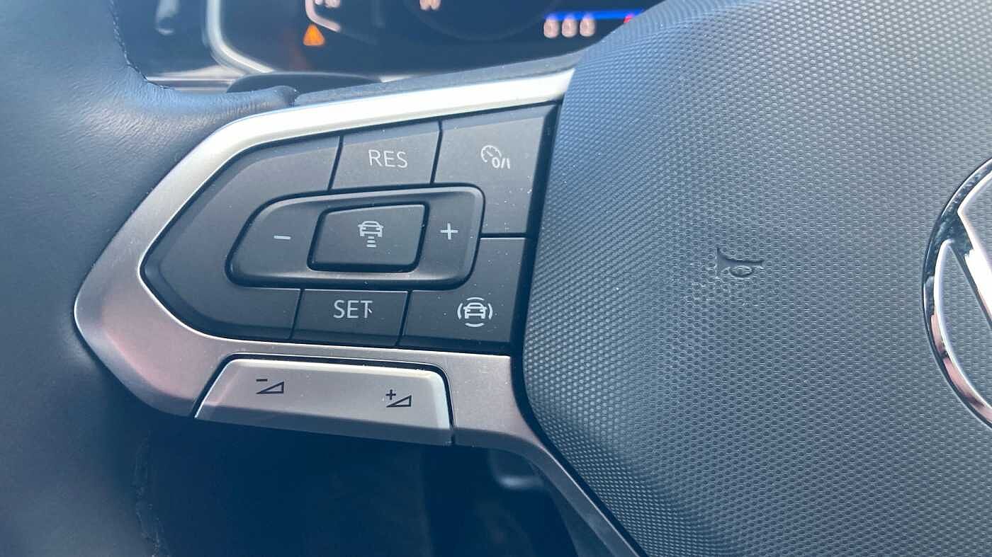 Volkswagen T-ROC 2.0TDI (150ps) R-Line EVO DSG