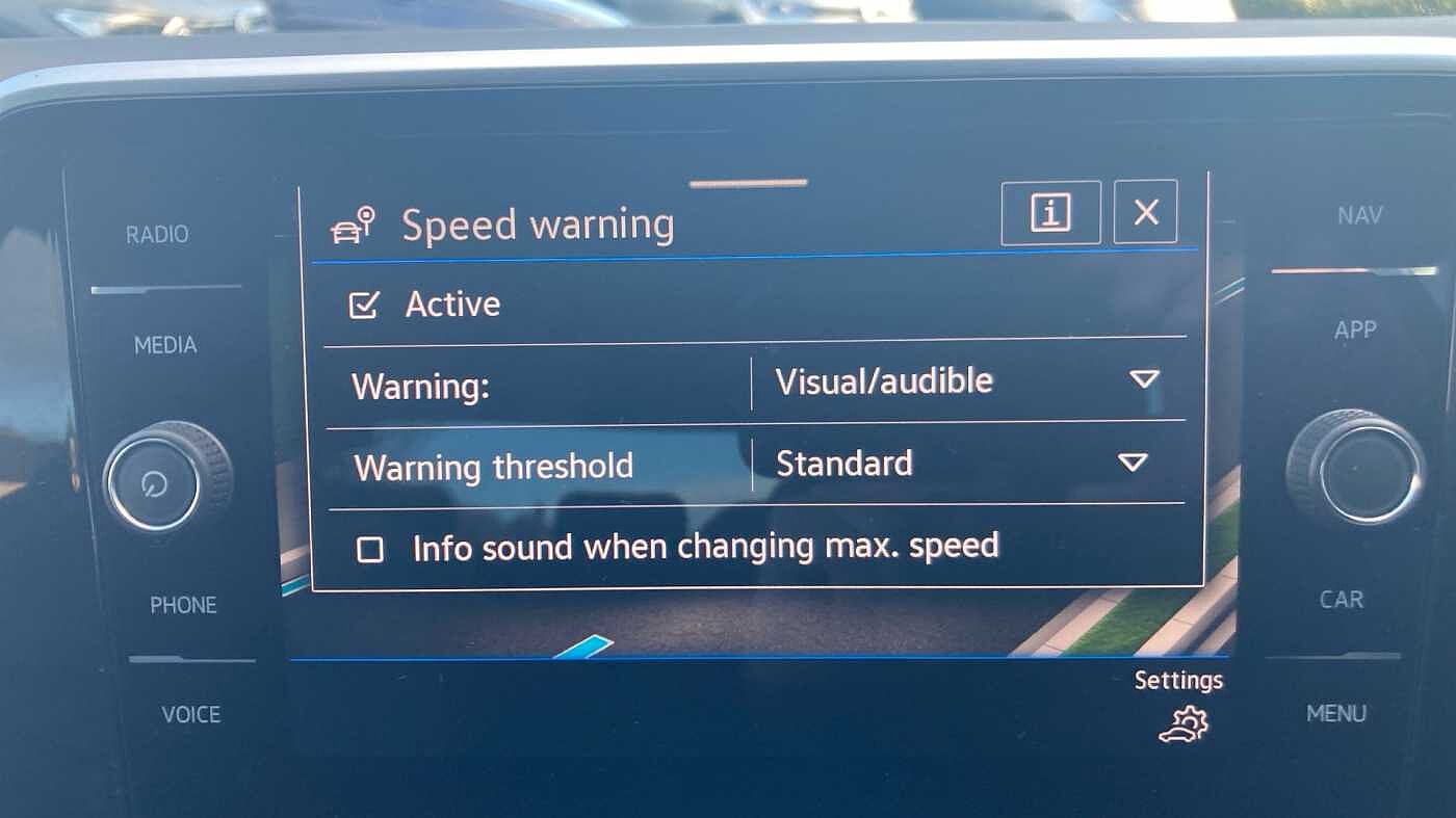 Volkswagen T-ROC 2.0TDI (150ps) R-Line EVO DSG
