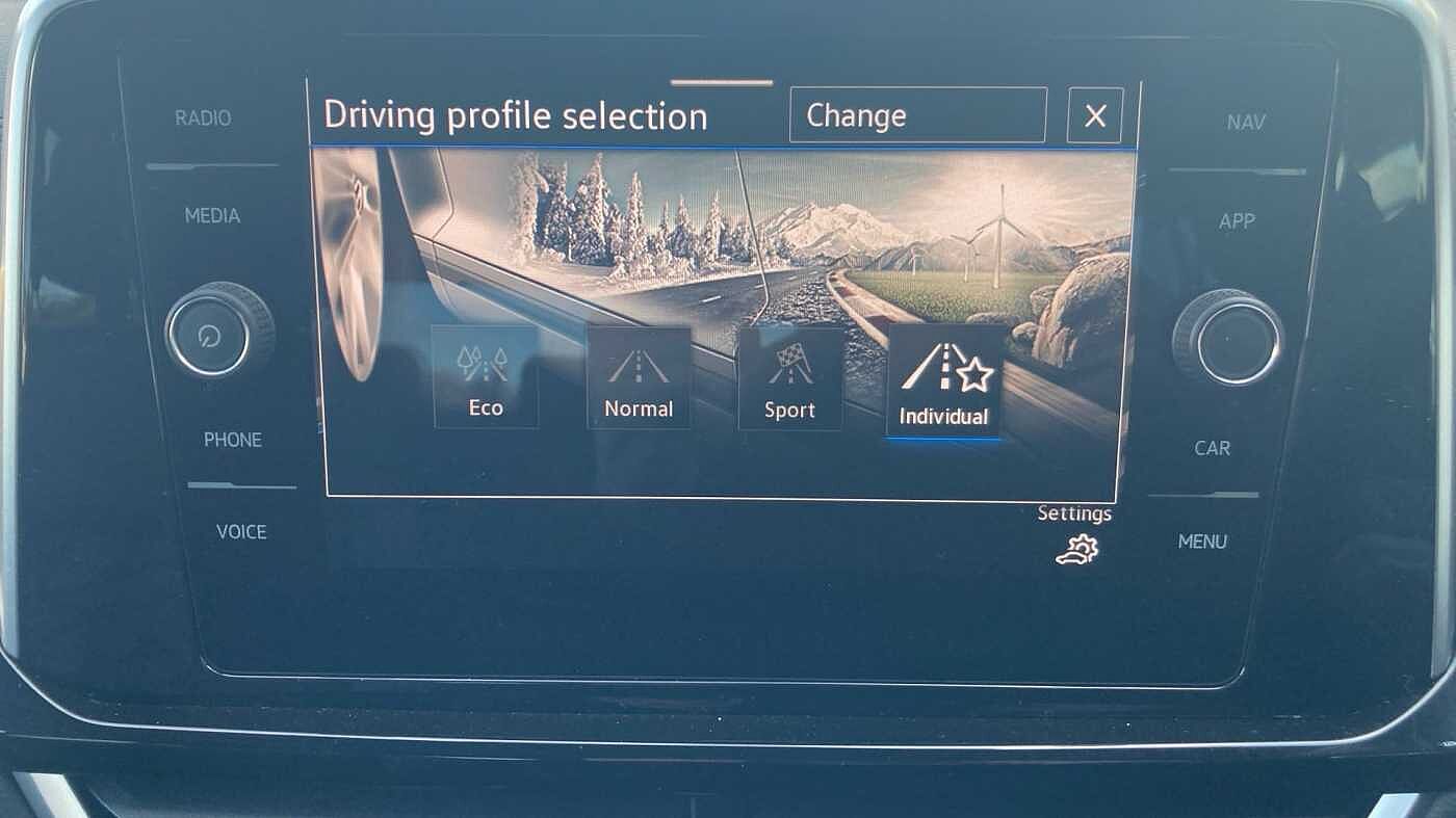 Volkswagen T-ROC 2.0TDI (150ps) R-Line EVO DSG