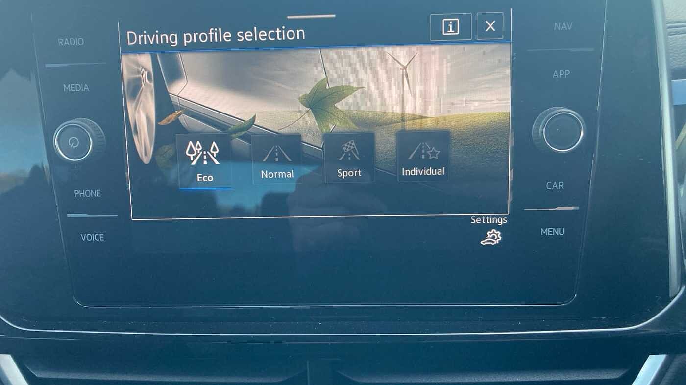 Volkswagen T-ROC 2.0TDI (150ps) R-Line EVO DSG