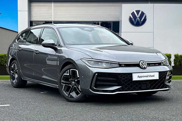 Volkswagen Passat R-Line 1.5 eTSI 150PS DSG 5Door Estate | Tow bar & Trailer assist system |