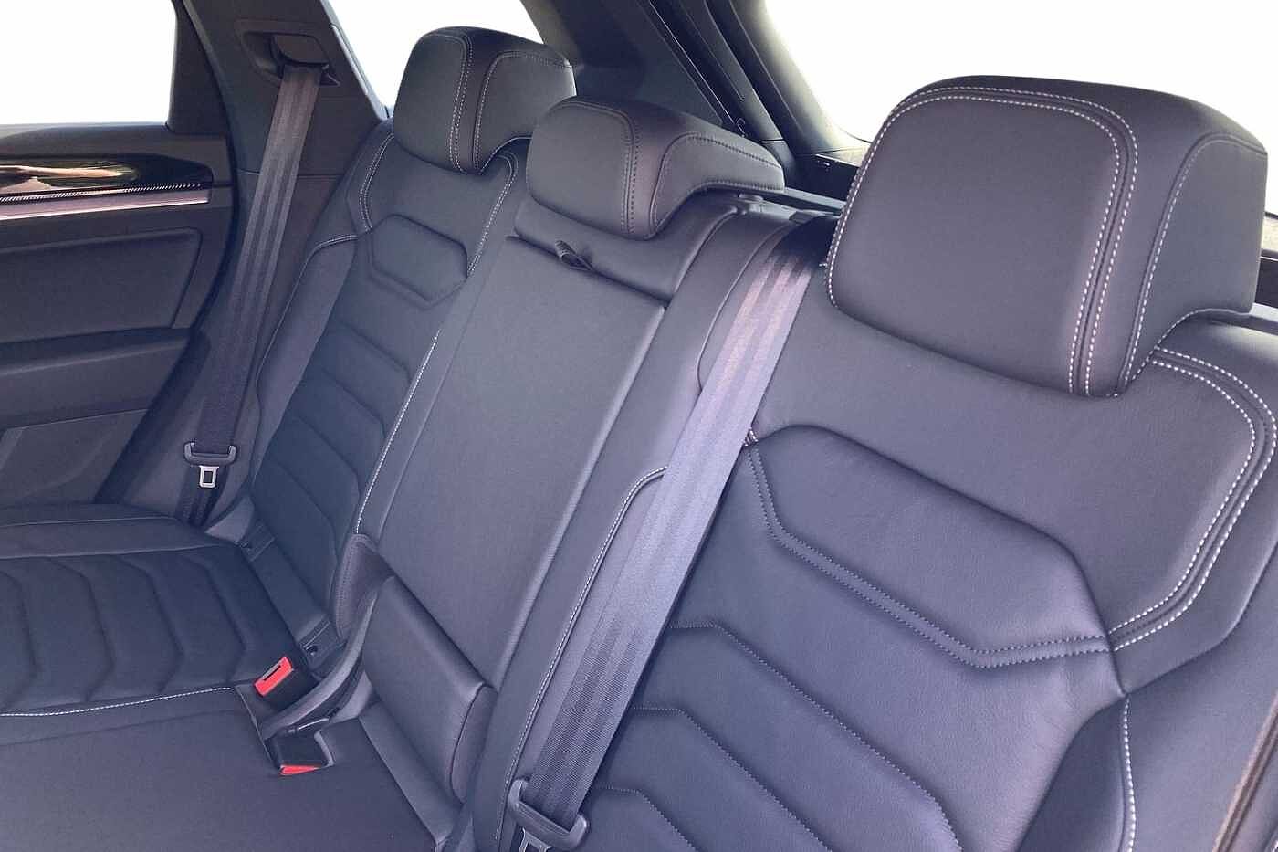 Volkswagen Touareg 3.0TDI (286ps) Black Edition 4Motion 5dr