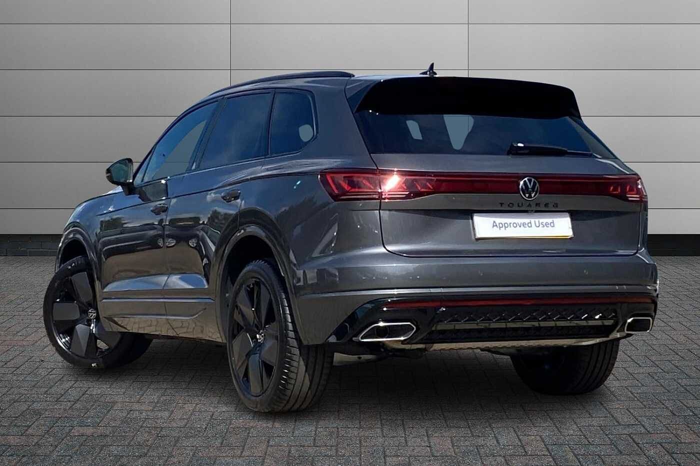 Volkswagen Touareg 3.0TDI (286ps) Black Edition 4Motion 5dr