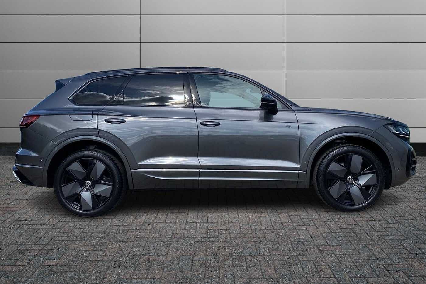 Volkswagen Touareg 3.0TDI (286ps) Black Edition 4Motion 5dr