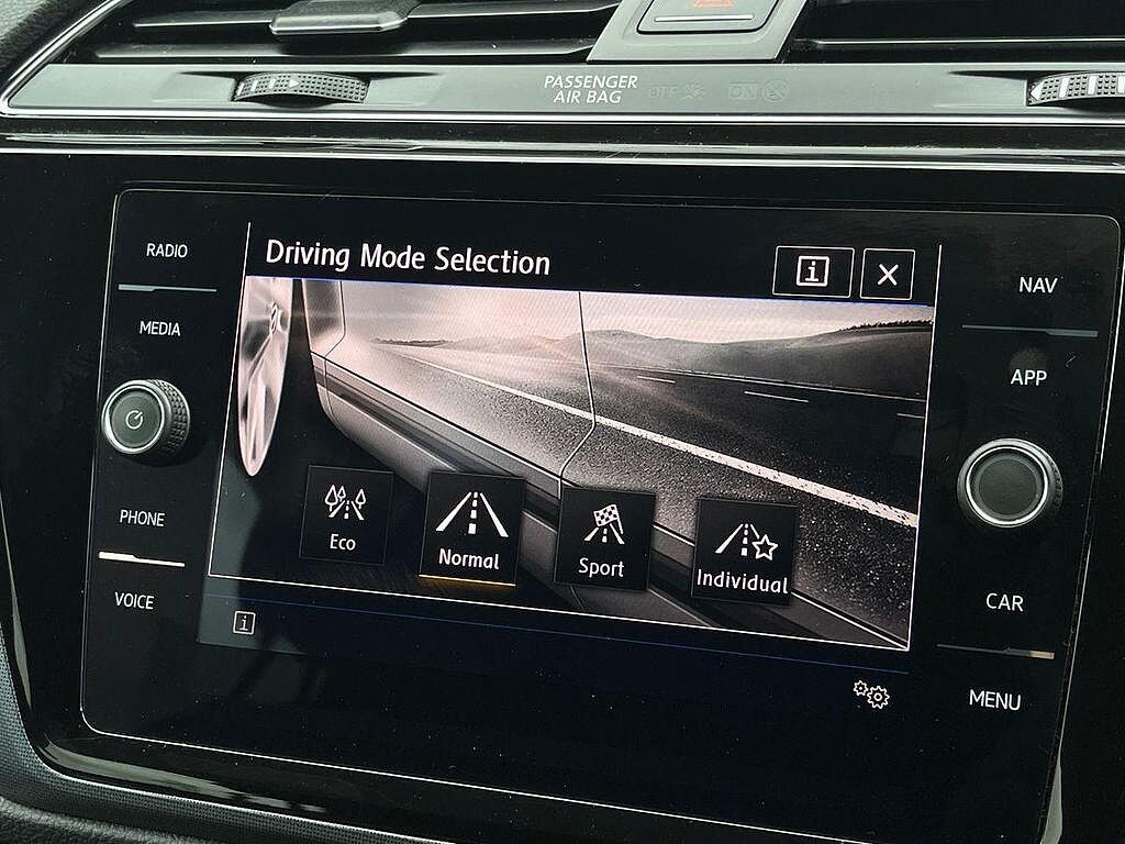 Volkswagen Touran MPV 1.5 TSI R-Line EVO 150ps DSG