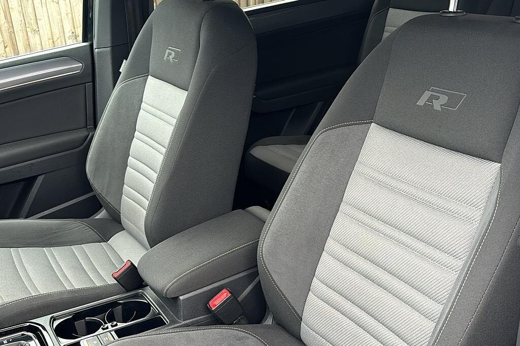 Volkswagen Touran MPV 1.5 TSI R-Line EVO 150ps DSG